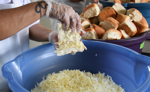 Alimentação escolar agora tem muçarela e manteiga no cardápio