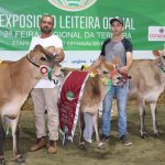 Campeãs e produtores durante o registro após a premiação (Foto: Cotricampo / Divulgação)