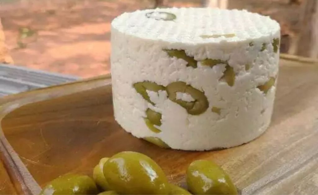 Queijo caipira é produzido em chácara localizada em Sidrolândia. (Foto: Arquivo pessoal)