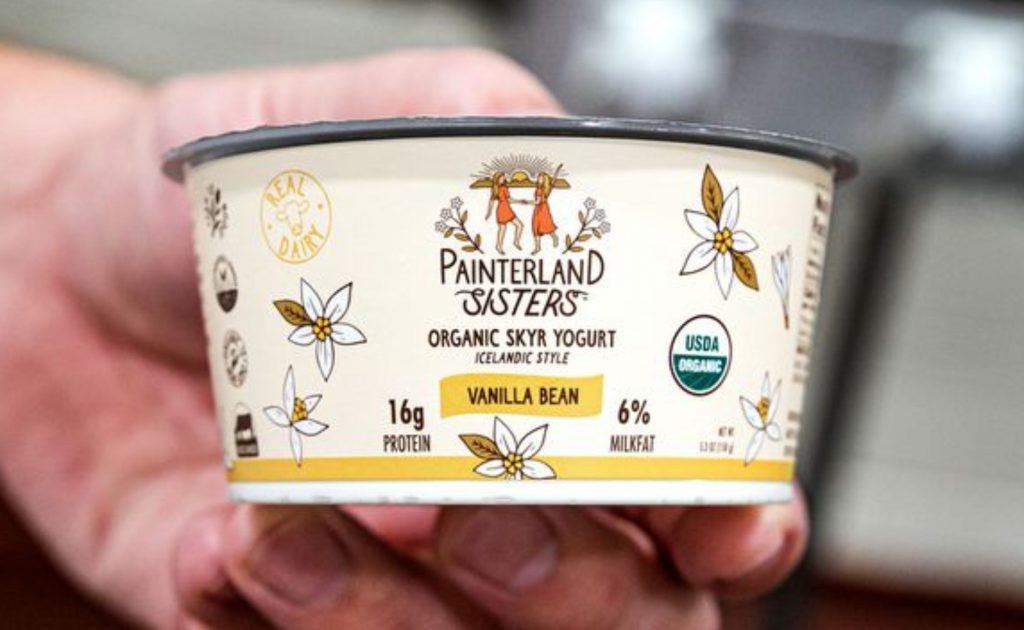 Uma produção de iogurte skry orgânico Painterland Sisters é embalada. Reykjavik Creamery faz produtos lácteos cultivados, como o iogurte islandês tradicional chamado skyr. O laticínio, localizado perto de Newville, produz para várias marcas, incluindo iogurtes gregos. 23 de março de 2023. Dan Gleiter - Brasil | dgleiter@pennlive.com