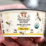 Uma produção de iogurte skry orgânico Painterland Sisters é embalada. Reykjavik Creamery faz produtos lácteos cultivados, como o iogurte islandês tradicional chamado skyr. O laticínio, localizado perto de Newville, produz para várias marcas, incluindo iogurtes gregos. 23 de março de 2023. Dan Gleiter - Brasil | dgleiter@pennlive.com