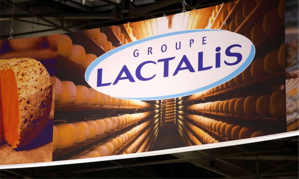 O logótipo do Grupo Lactalis é visto na véspera da abertura do Salão Internacional da Agricultura de Paris 2020 em Paris, França, 21 de fevereiro de 2020. REUTERS/Charles Platiau/Foto de arquivo