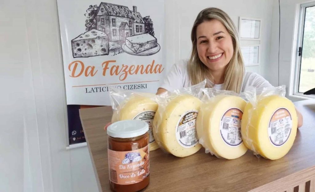 Estamos muito felizes”, destaca a produtora Da Fazenda Laticínio Cizeski , Greice Studzinski Cizeski.