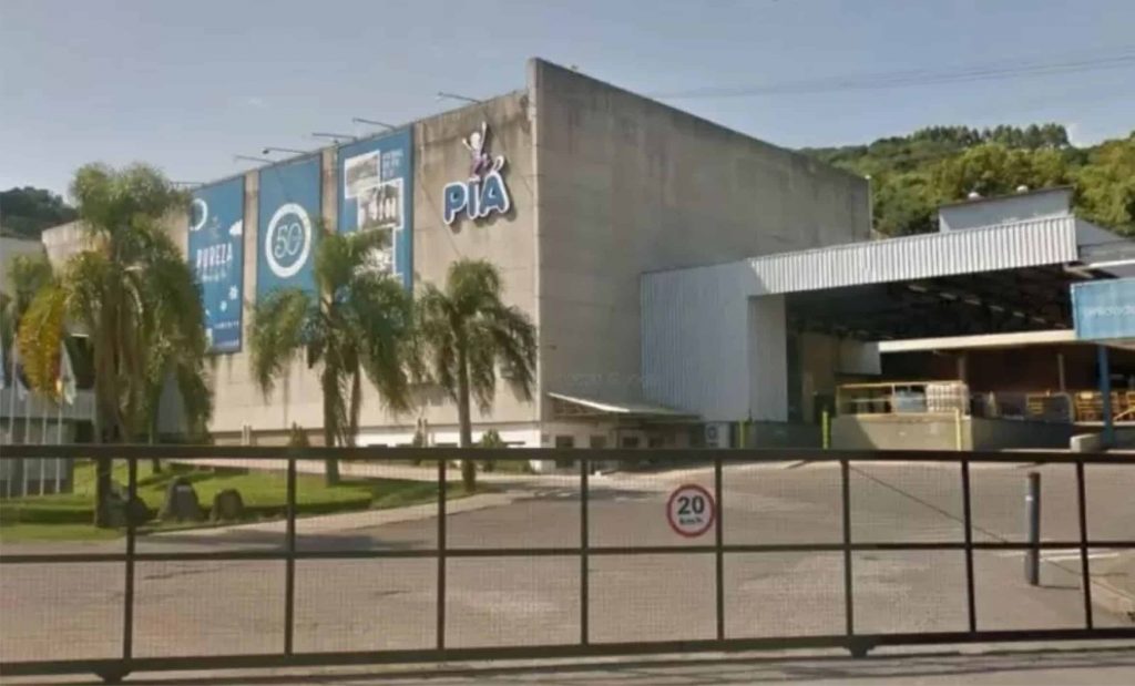 Em maio deste ano, a diretoria da cooperativa renunciou em meio à grave crise financeira