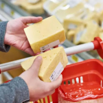 Por que preco do leite desabou mas queijo e manteiga continuam caros