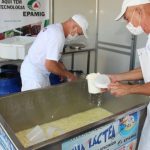 A ‘Via Láctea’ é composta por um tanque para resfriar o leite, um tanque de queijo, uma fermenteira para o preparo de iogurte e um resfriador.