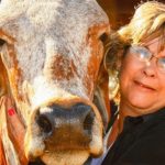 Gir Leiteiro. Além de criadora, Maria Tereza também é professora, psicóloga e empresária.