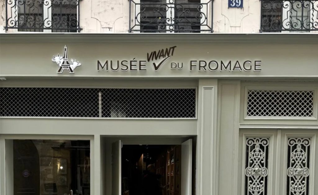 Musée du Fromage fica no 4º arrondissement e ocupa 300 m² de um prédio do século 17