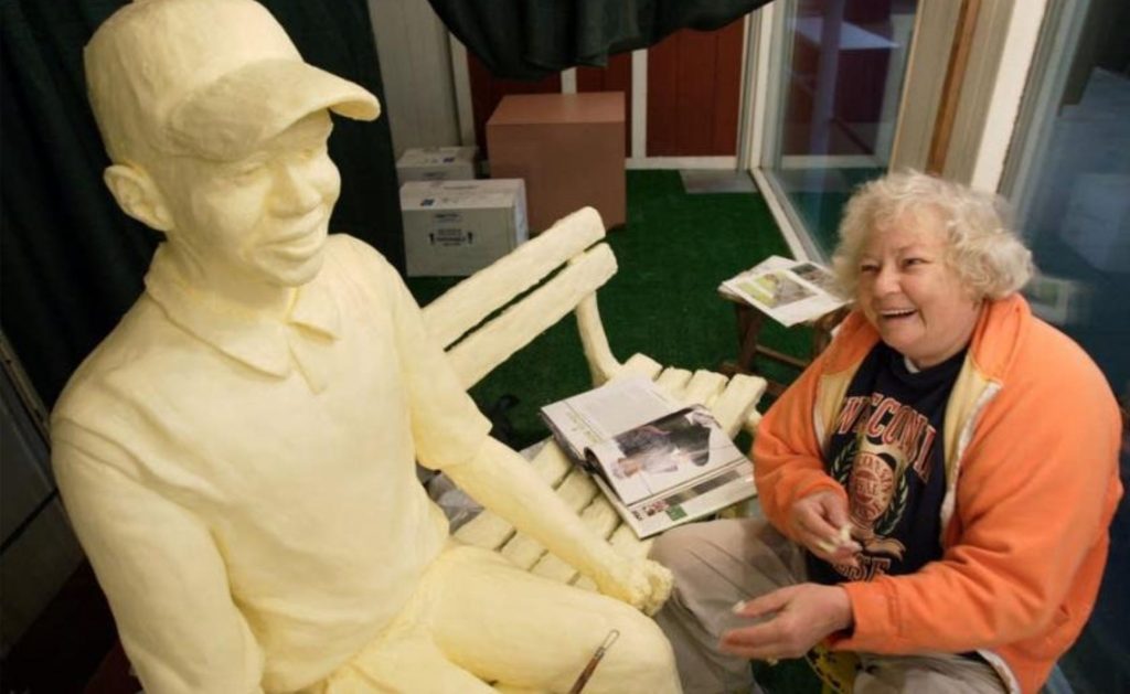 Lyon esculpiu a vaca leiteira e outras criações na Iowa State Fair. Butter