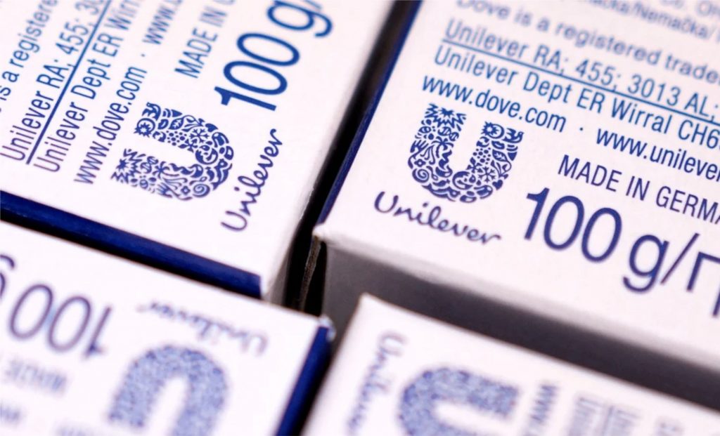 Tanto a Unilever quanto a Danone mantiveram previsões de resultados para 2024.(REUTERS/Dado Ruvic/Ilustração)