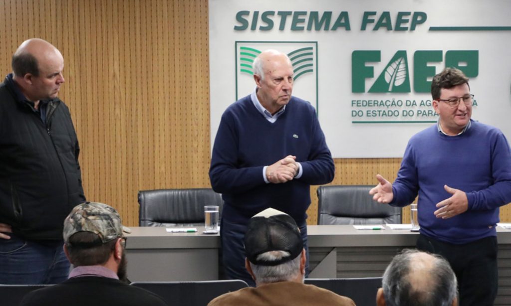 Tomou posse o médico veterinário e produtor de leite em Mariluz, Eduardo Lucacin, que assume no lugar de Wilson Thiesen, diretor do Sindicato da Indústria de Laticínios e Produtos Derivados do Paraná (Sindileite-PR).