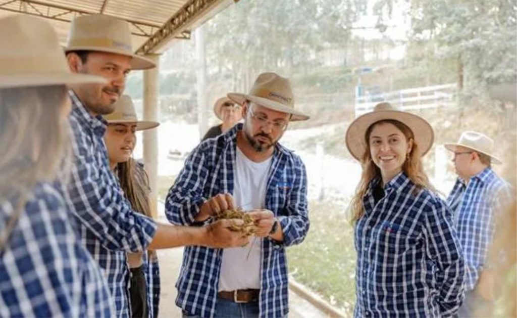 CORPO TÉCNICO DA DANONE EM DIA DE CAPACITAÇÃO DO FAZENDA TUDO DE BEM