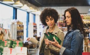 A rotulagem de datas também é motivo de confusão no Brasil, especialmente em categorias como laticínios e alimentos perecíveis.