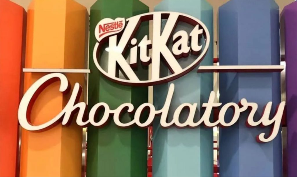 O intuito é integrar as operações. Segundo a companhia, a marca KitKat terá gôndolas exclusivas nas lojas Brasil Cacau.