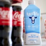 Aposta da Coca-Cola em leite premium impulsiona crescimento além do refrigerante |A Fairlife, marca de rápido crescimento, tornou-se crucial para a mudança da Coca-Cola de busca de maior diversificação e expansão com bebidas saudáveis