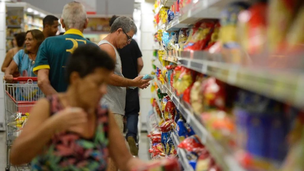 Faturamento da indústria de alimentos atinge R$ 1,2 tri em 2024, diz Abia