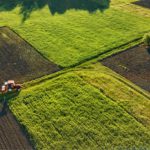 Segundo dados da CNA (Confederação da Agricultura e Pecuária do Brasil), o crédito rural oficial movimentou mais de R$ 400 bilhões no ciclo 2023/2024