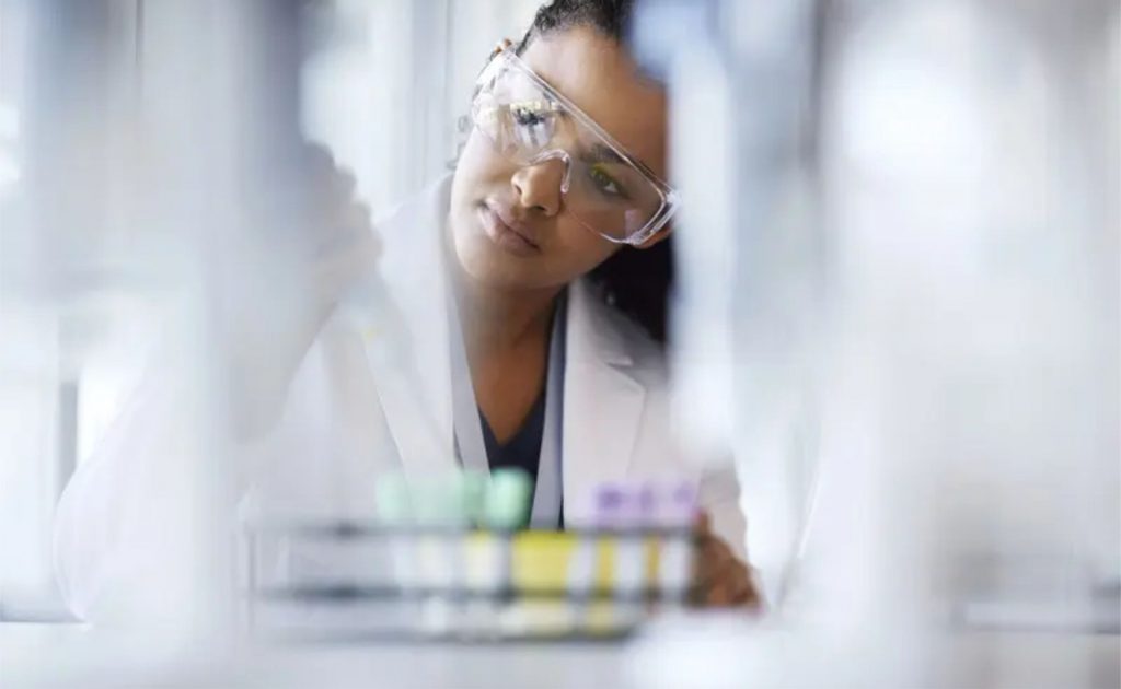 À medida que a ciência e a tecnologia continuam a avançar, espera-se que as fórmulas infantis de primeira infância evoluam ainda mais.