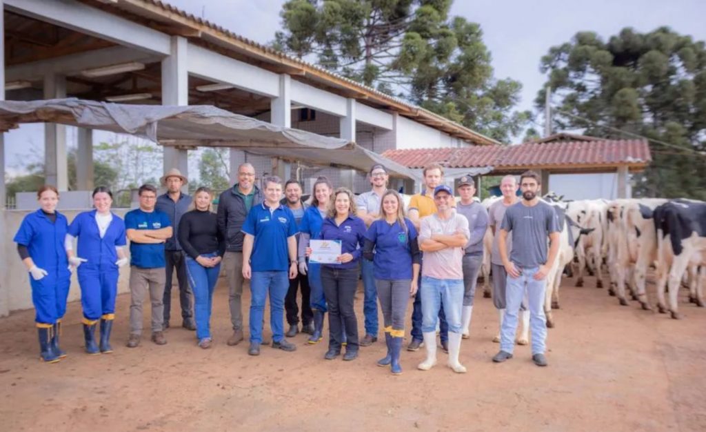 Fazenda Escola da UEPG conquista selo ouro em boas práticas na produção do leite