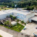 A Piá tem uma indústria inaugurada na década passada com capacidade de industrialização de 1 milhão de litros. No auge, chegou a bater a marca de 680 mil litros. Hoje, a ocupação gira na faixa de 25%.