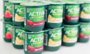 Danone. Desde seu lançamento comercial na Bélgica em 2021, a empresa belga já ampliou a presença da Akkermansia muciniphila MucT para mercados da Europa, América do Norte e Ásia.