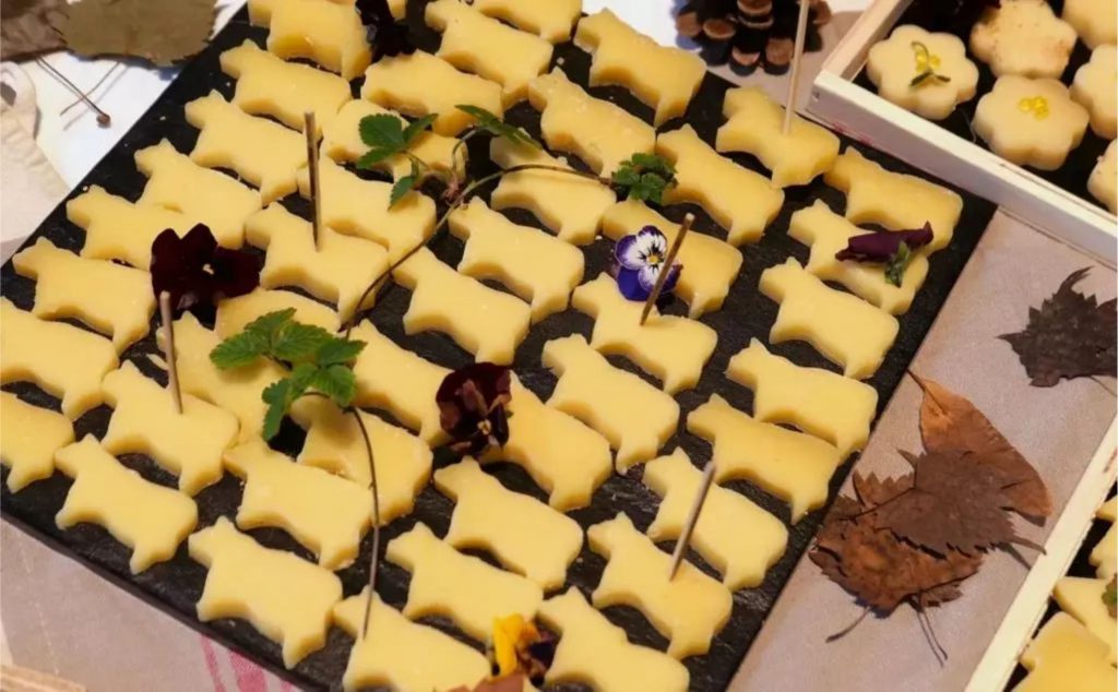 Além do concurso, a programação inclui feira gastronômica, rota turística, degustações, palestras técnicas e shows gratuitos na praça central da cidade.