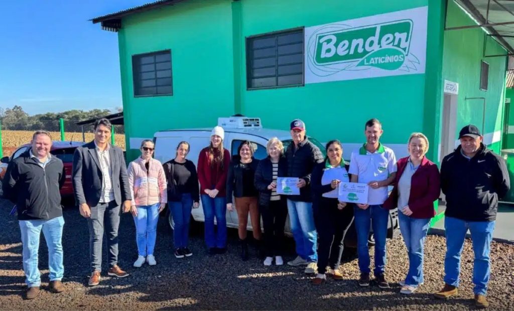 Familiar. A agroindústria IRIO AFFONSO BENDER se consolida agora como um exemplo de sucesso da política de incentivo à formalização e à expansão de pequenos negócios no setor lácteo.