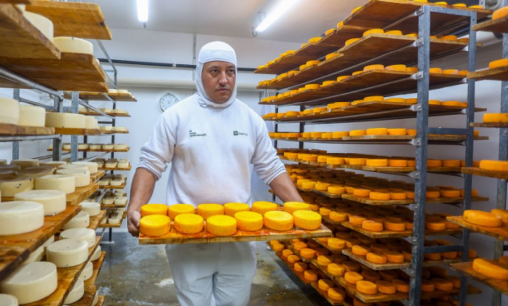Os ativos da cooperativas aumentaram 29,7%, chegando a R$ 34,10 bilhões, graças a investimentos em expansão e aquisições.