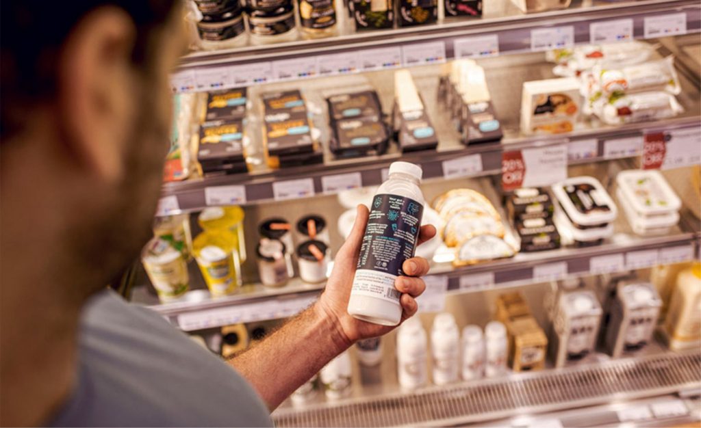 A busca por um estilo de vida saudável está levando os consumidores a priorizar proteínas completas e de fácil digestão. Leite.