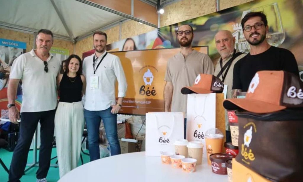 Ovelha. O ponto alto da visita foi a apresentação oficial dos gelados na Feira do Fundão, em parceria com a Gelataria Moien e utilizando leite da Quinta dos Cabanões, na Mata da Rainha.