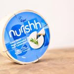 A linha da Nurishh inclui produtos como alternativas ao queijo ralado e fatiado, pastas para barrar, cubos ao estilo feta e um produto conhecido como Coeur Fleuri. Crédito: Kristof Bellens / Shutterstock.com. alternativas