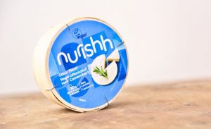 A linha da Nurishh inclui produtos como alternativas ao queijo ralado e fatiado, pastas para barrar, cubos ao estilo feta e um produto conhecido como Coeur Fleuri. Crédito: Kristof Bellens / Shutterstock.com. alternativas
