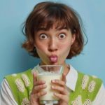 Descubra 4 curiosidades científicas sobre o leite e sua importância 🥛