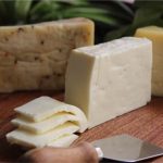 Queijo artesanal preserva cultura, o industrial busca uniformidade