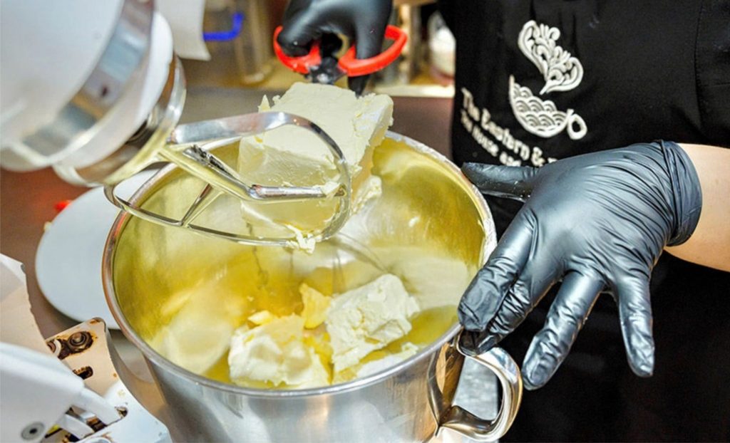 O cream cheese australiano é mais acessível, tem um sabor superior e é mais fácil de trabalhar, segundo a empresária Ali Waugh.