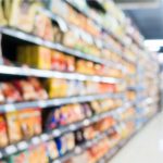 🛍️ A digitalização acelera a customização no varejo, trazendo ganhos diretos para produtos lácteos nas gôndolas. Dados