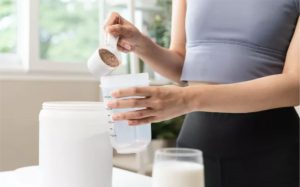 🥚 Nos EUA, proteína é prioridade nas dietas pelo 5º ano consecutivo, segundo o IFIC, embora muitos desconheçam suas necessidades diárias.