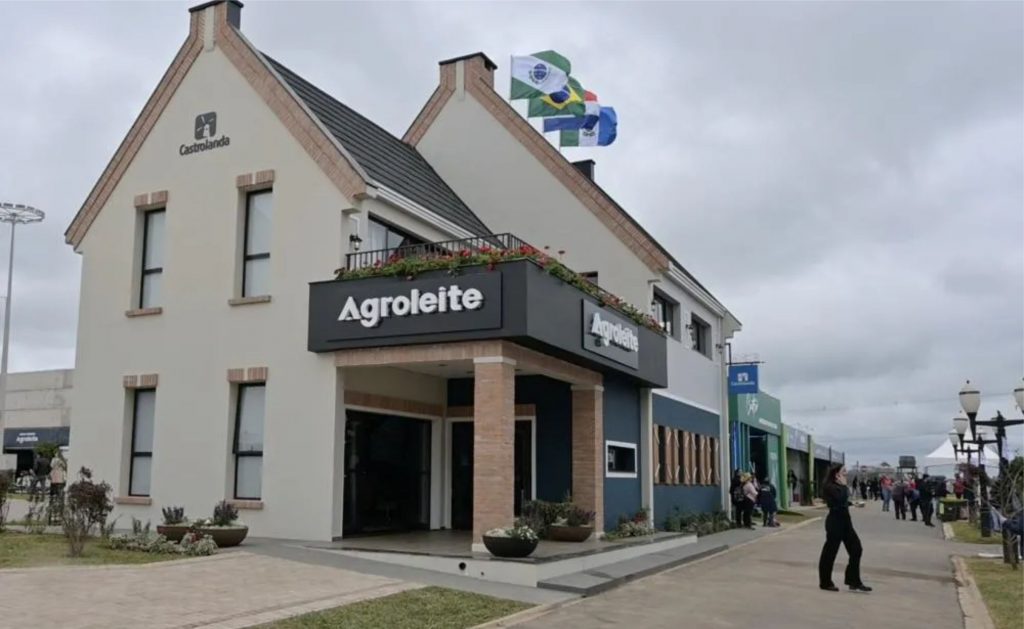 A grandiosidade da Agroleite também foi reconhecida por autoridades do estado do Paraná.