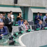 Assembleia Legislativa do Ceará debate desafios do leite e apresenta medidas como conselho setorial e laboratório para fortalecer o setor.