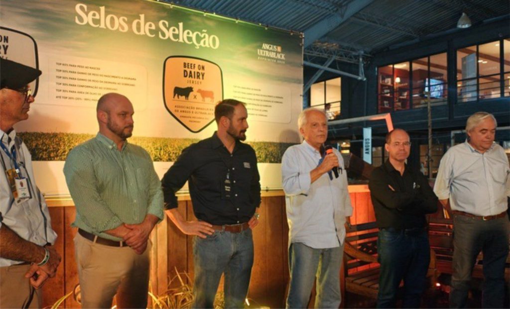 Presidente da Associação, José Paulo Cairoli, agradeceu a parceria que tornou o selo realidade (Foto: Divulgação)