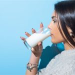 🌟 Estudos mostram que o leite ajuda na prevenção de doenças crônicas e desmente mitos sobre sua relação com obesidade.
