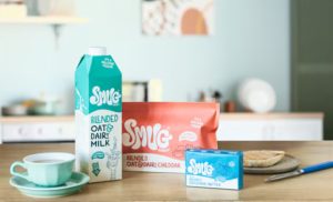 Depois de fracassar com produtos híbridos, a Kerry relança Smug como marca de snacks lácteos, focada em sabor e proteína.