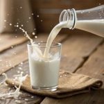 Leite ajuda a prevenir perda óssea e doenças crônicas em todas as idades.