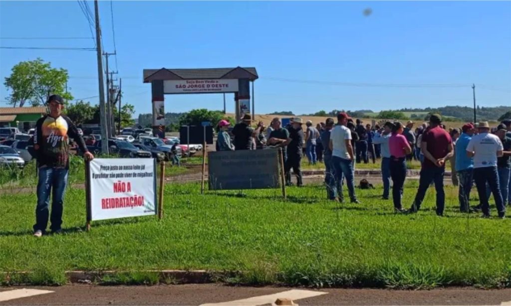 Crise. O Paraná, segundo maior produtor de leite do Brasil, enfrenta uma retração significativa na atividade.