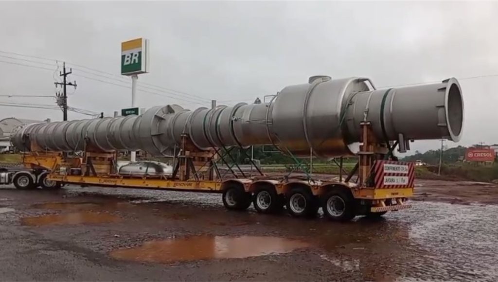 🚛 Equipamentos gigantes chegam à nova planta da Sooro Renner no Paraná 5 🏗️ Sooro Renner avança em Francisco Beltrão com megafábrica de whey