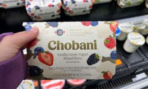 ⚖️ Tradição em xeque: Chobani é acusada por enganar consumidores com promessa de naturalidade