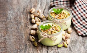 Linha High Protein ganha versão em copo com 14 g de proteína e pedaços de pistache.