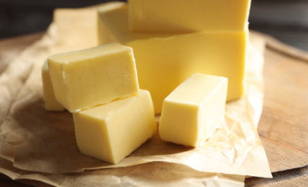 Manteiga e queijos recuam, pó de leite se arrasta e novembro promete calma após a tempestade de preços. ⚖️ europeu