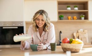 🌸 Pesquisas confirmam: o leite ajuda a prevenir doenças e pode até proteger contra a endometriose.