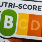 Guerra do rótulo! Nutri-Score acusa “saudabilidade injustificada” 💥🥛 1 A ruptura entre Danone e Nutri-Score expõe tensões sobre transparência, rotulagem e a nova classificação dos produtos bebíveis. 🥛